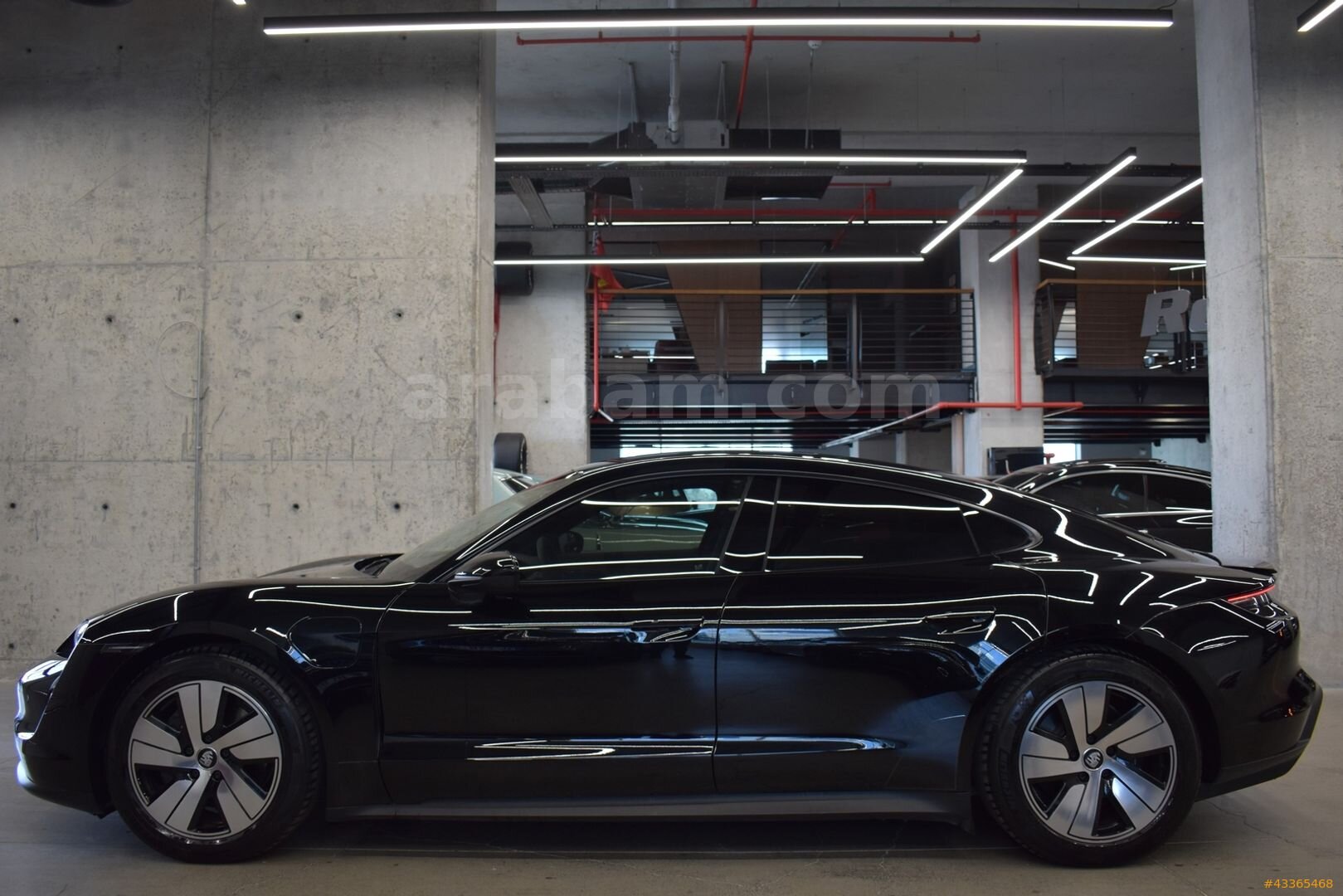 Galeriden Porsche Taycan Elektrik 2021 Model İstanbul 34.600 km Siyah 6