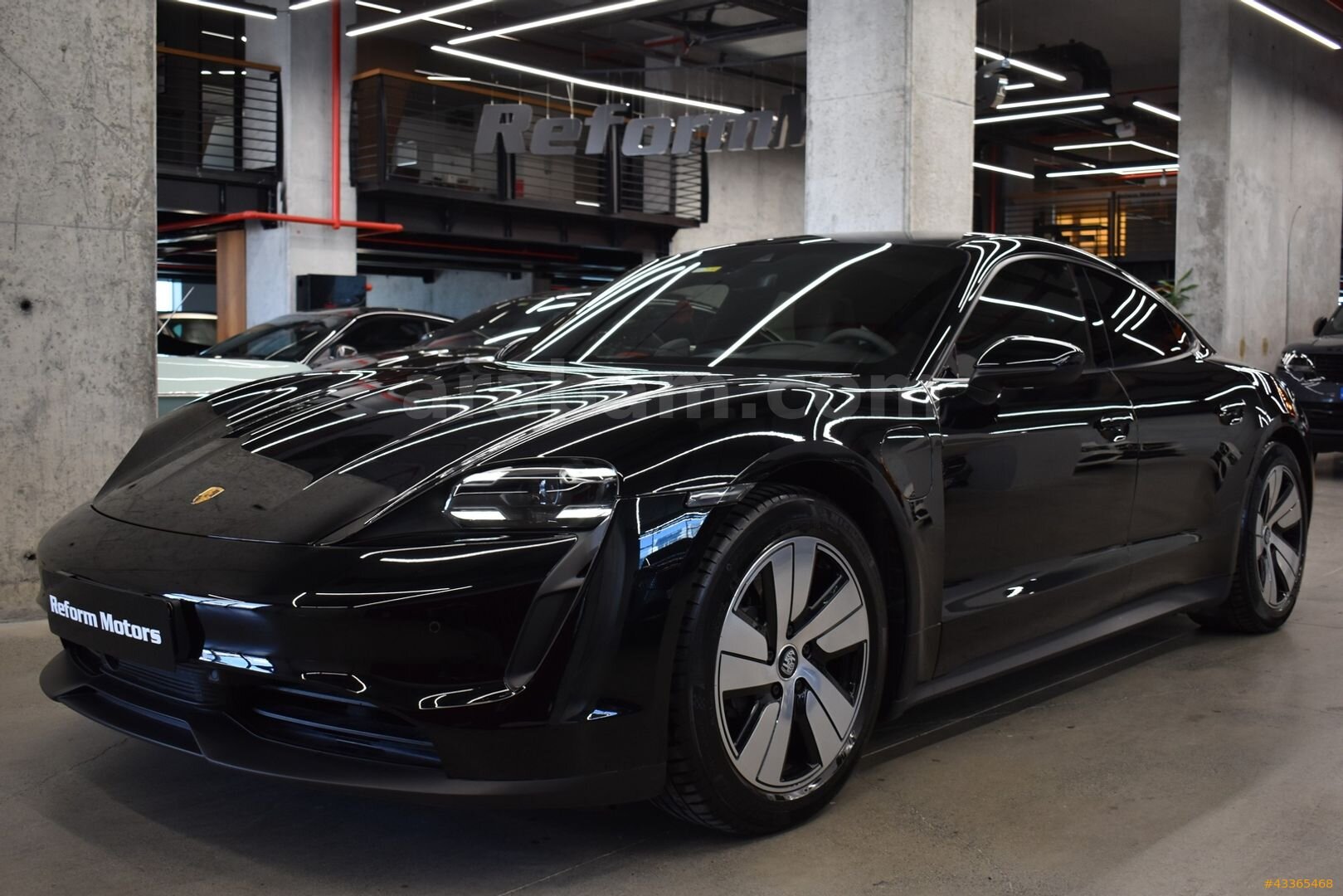 Galeriden Porsche Taycan Elektrik 2021 Model İstanbul 34.600 km Siyah 4