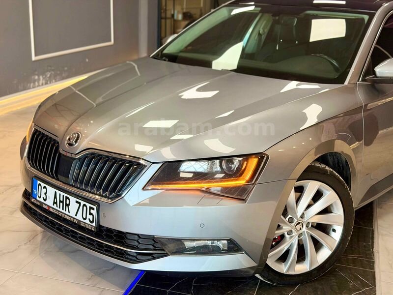 Galeriden Skoda SuperB 1.6 TDI Prestige 2015 Model Afyonkarahisar 266.000 km Gri (Gümüş)