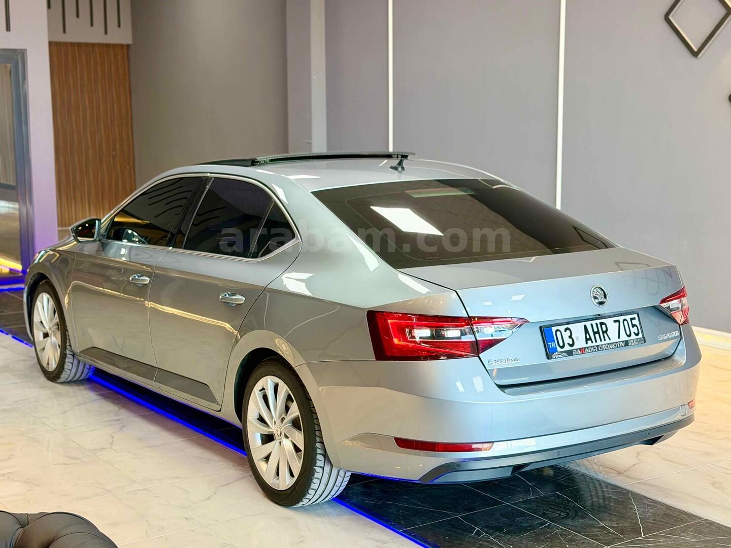 Galeriden Skoda SuperB 1.6 TDI Prestige 2015 Model Afyonkarahisar 266.000 km Gri (Gümüş) 6