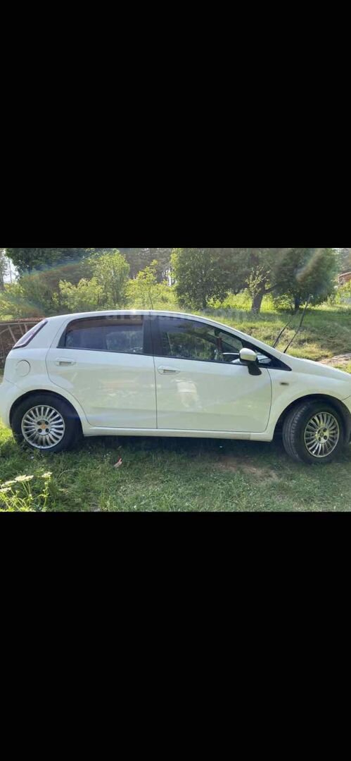 Sahibinden Fiat Punto 1.2 Popstar 2014 Model İstanbul 172.000 km Beyaz 4