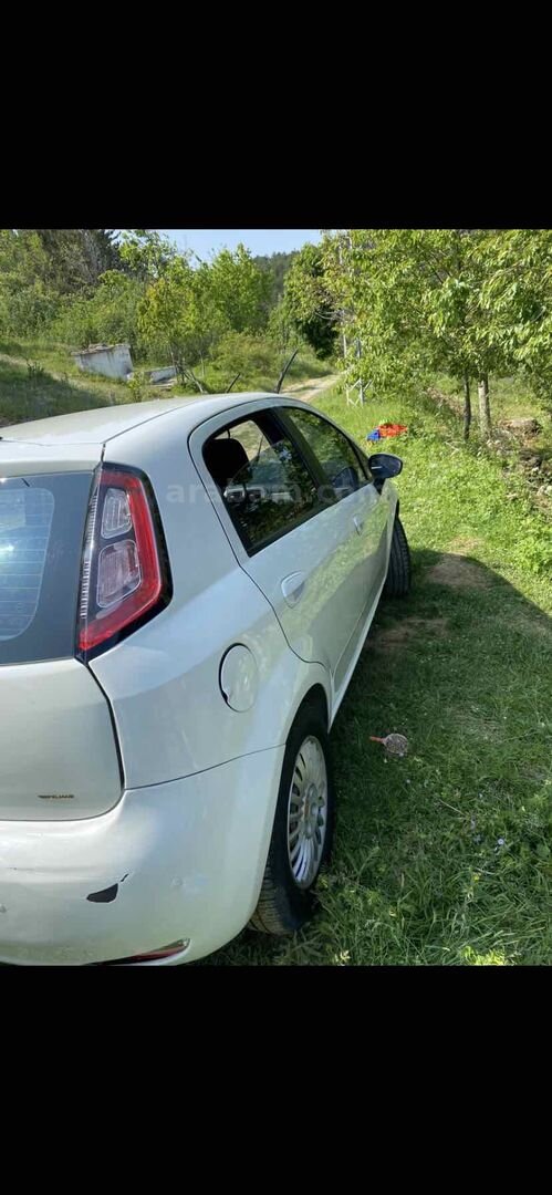 Sahibinden Fiat Punto 1.2 Popstar 2014 Model İstanbul 172.000 km Beyaz 3