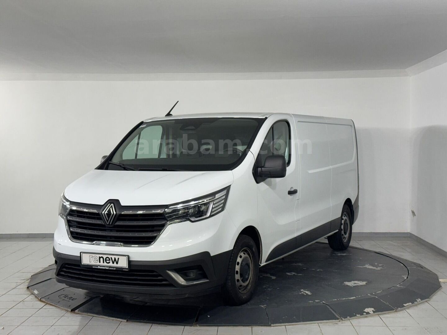 Galeriden Renault Trafic 2.0 DCI Grand Confort 2024 Model İstanbul 94.965 km Beyaz 1