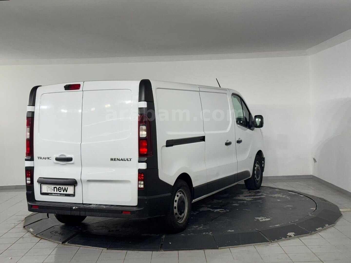 Galeriden Renault Trafic 2.0 DCI Grand Confort 2024 Model İstanbul 94.965 km Beyaz 7