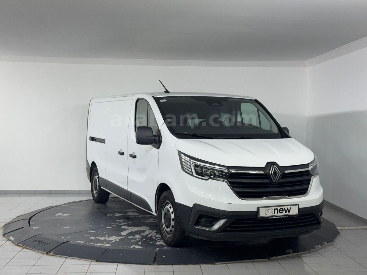 Galeriden Renault Trafic 2.0 DCI Grand Confort 2024 Model İstanbul 94.965 km Beyaz 3