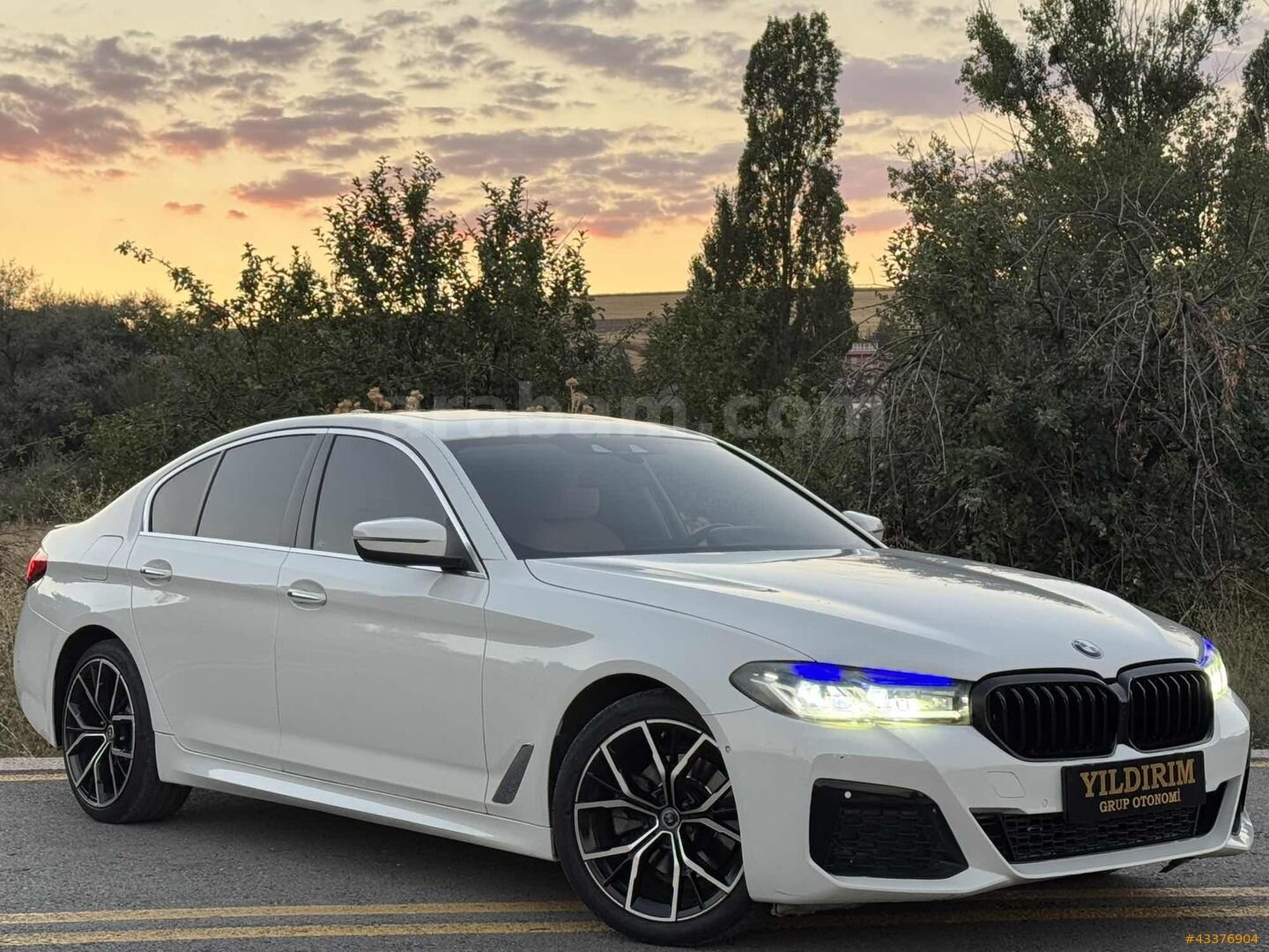 2018 MODEL 5.20i M SPORT BMW G30 5