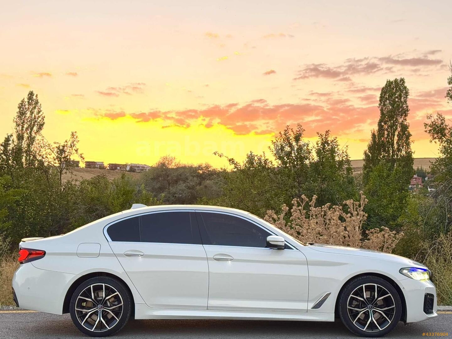 2018 MODEL 5.20i M SPORT BMW G30 6