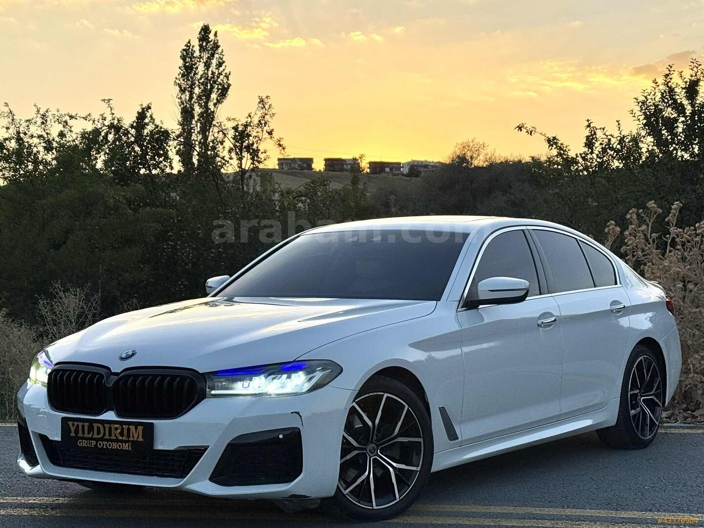 2018 MODEL 5.20i M SPORT BMW G30 3