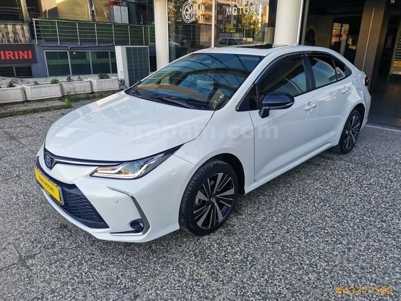 Galeriden Toyota Corolla 1.8 Hybrid Flame X-Pack 2026 Model Bursa