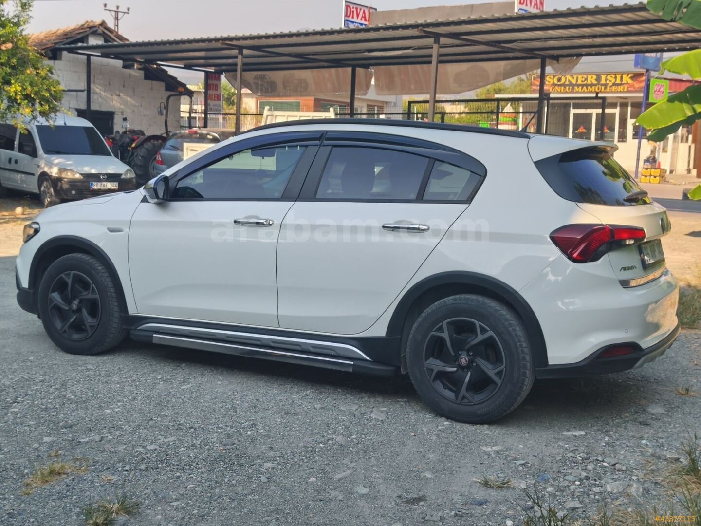 BOYASIZ HATASIZ(2024)57000 KM BENZİN AKSESUARLI(SUV) EGEA CROSS 4