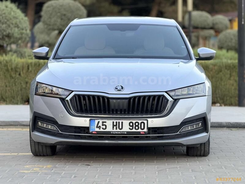 Galeriden Skoda Octavia 1.5 e-Tec Premium 2021 Model İzmir 241.000 km Gri