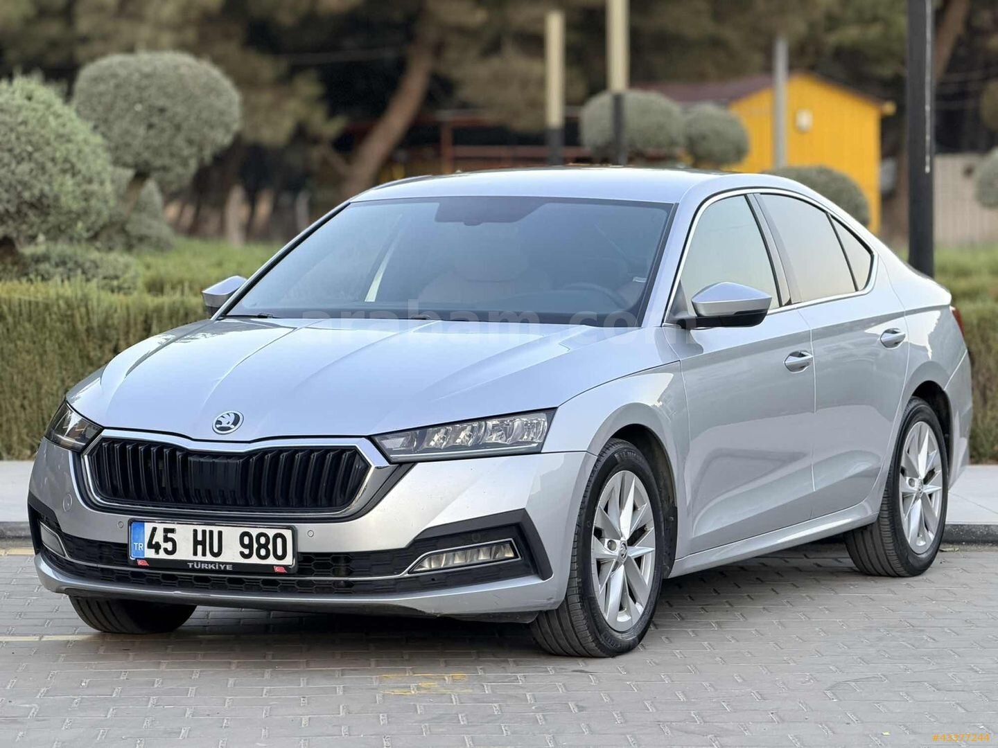 Galeriden Skoda Octavia 1.5 e-Tec Premium 2021 Model İzmir 241.000 km Gri 3