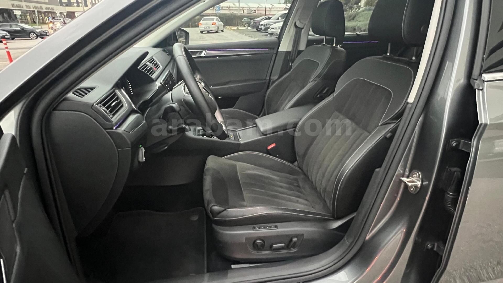 Sahibinden Skoda SuperB 1.5 TSI Prestige 2023 Model İstanbul 63.500 km Füme 2