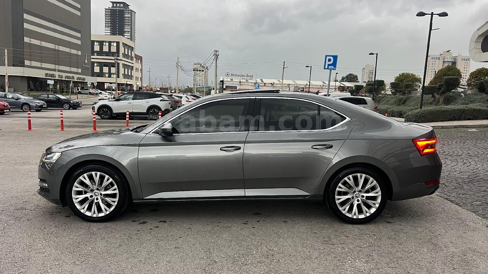 Sahibinden Skoda SuperB 1.5 TSI Prestige 2023 Model İstanbul 63.500 km Füme 1