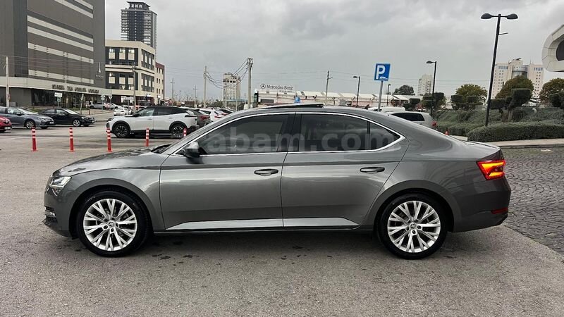 Sahibinden Skoda SuperB 1.5 TSI Prestige 2023 Model İstanbul 63.500 km Füme