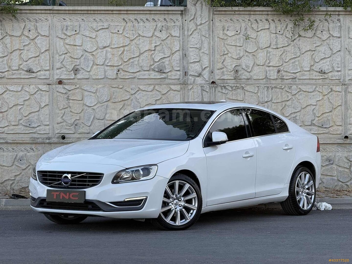 TNC MOTORS'DAN 2015. OTOMATİK VOLVO S60 ADVENCE SANRUFFLU 1