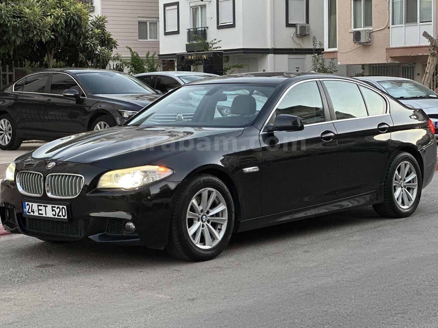 Galeriden BMW 5 Serisi 520d Premium 2013 Model Antalya 240.000 km Siyah 2
