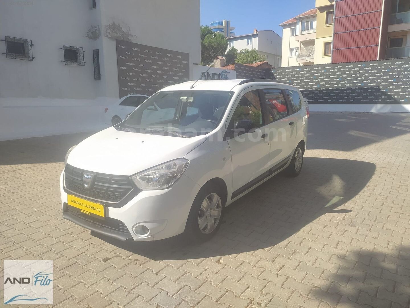 Lodgy 1.5 DCI Laureate (7 Koltuk) 3