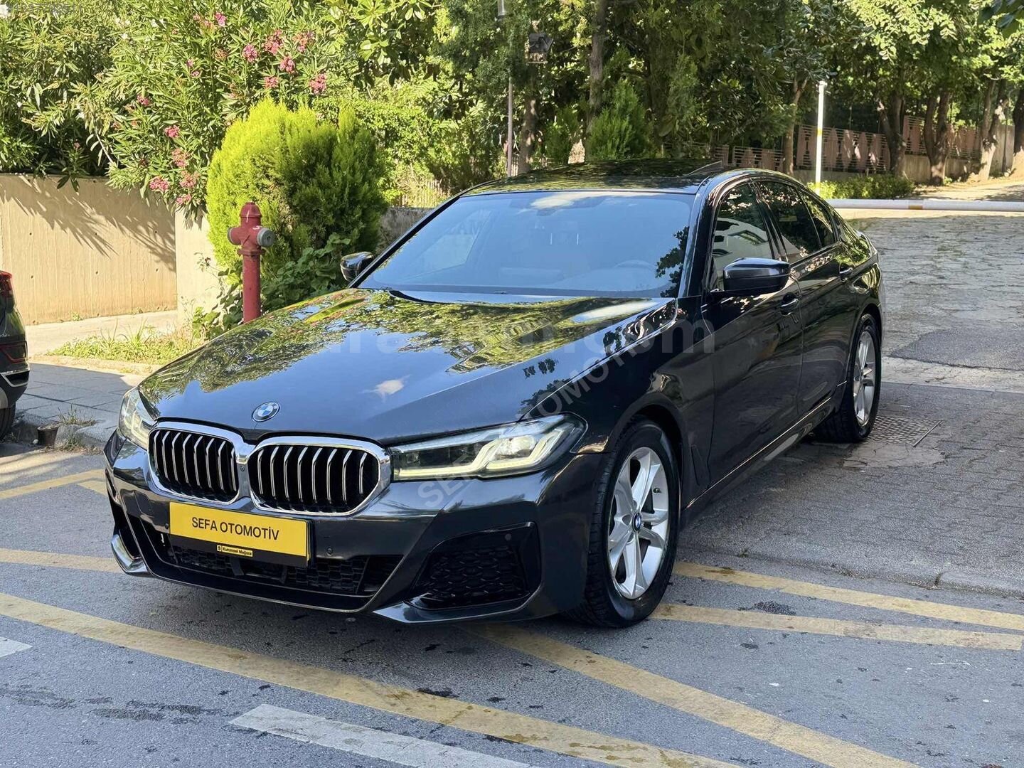 Galeriden BMW 5 Serisi 520i M Sport 2023 Model İstanbul 95.000 km Gri 2