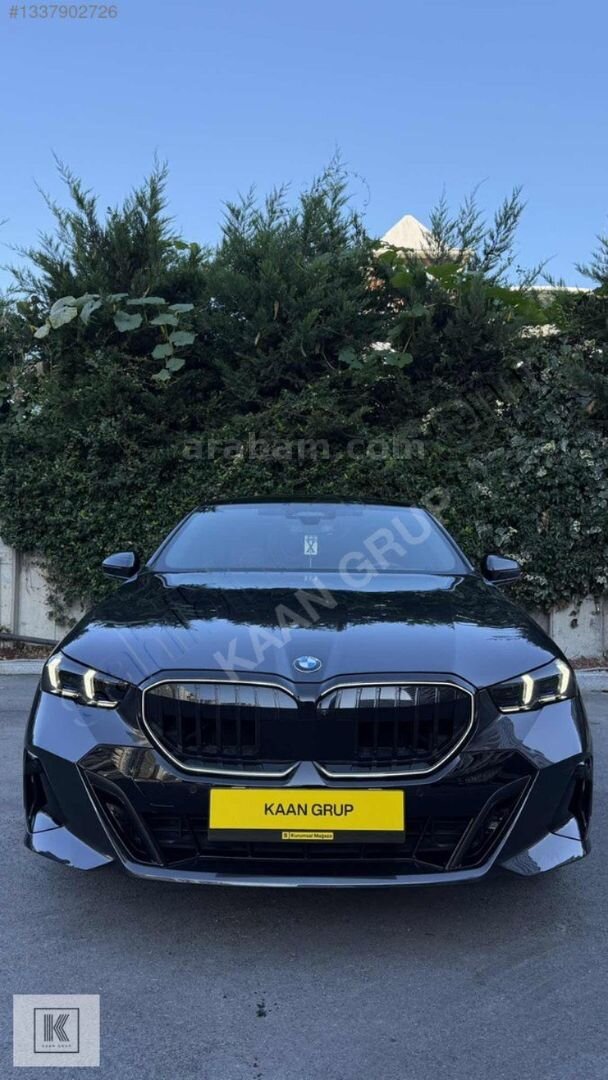 Galeriden BMW 5 Serisi 520i M Sport 2025 Model İstanbul 10.000 km Füme 2