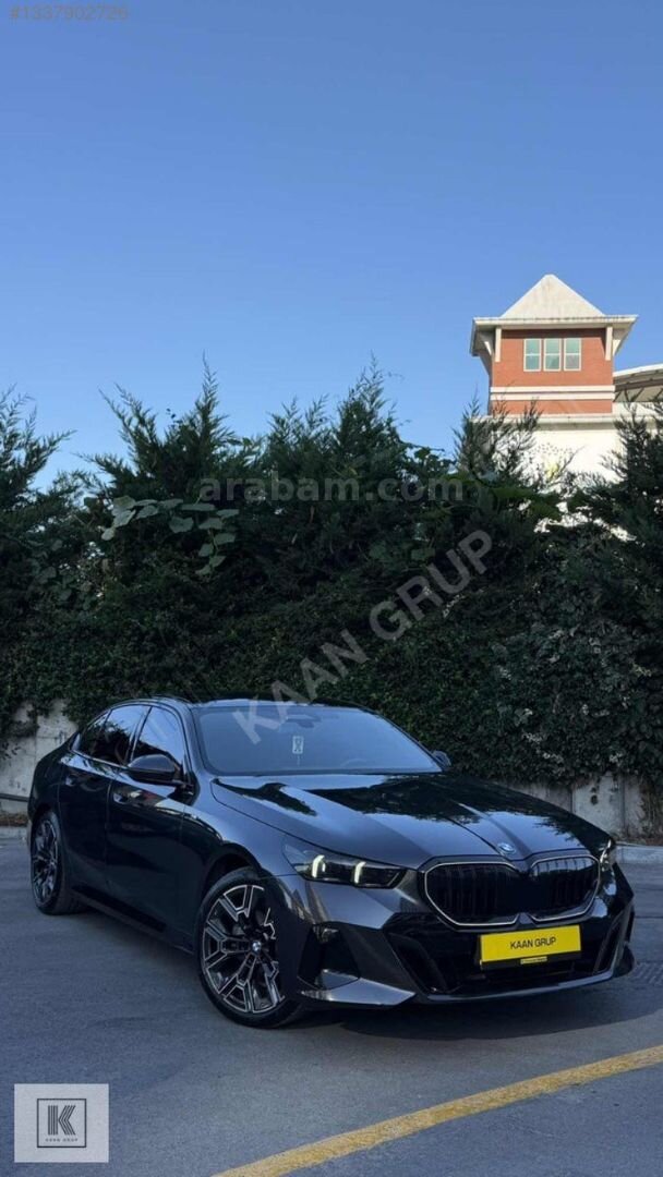 Galeriden BMW 5 Serisi 520i M Sport 2025 Model İstanbul 10.000 km Füme 7