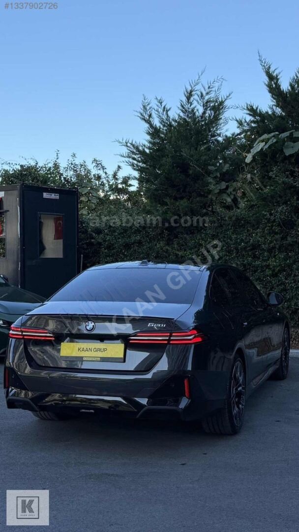 Galeriden BMW 5 Serisi 520i M Sport 2025 Model İstanbul 10.000 km Füme 6