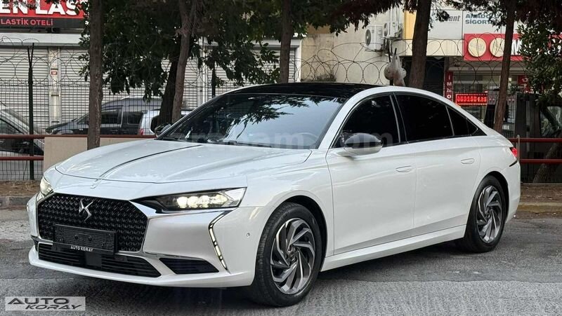 Galeriden DS Automobiles DS9 1.6 Puretech Rivoli+ 2022 Model İstanbul 105.000 km Beyaz