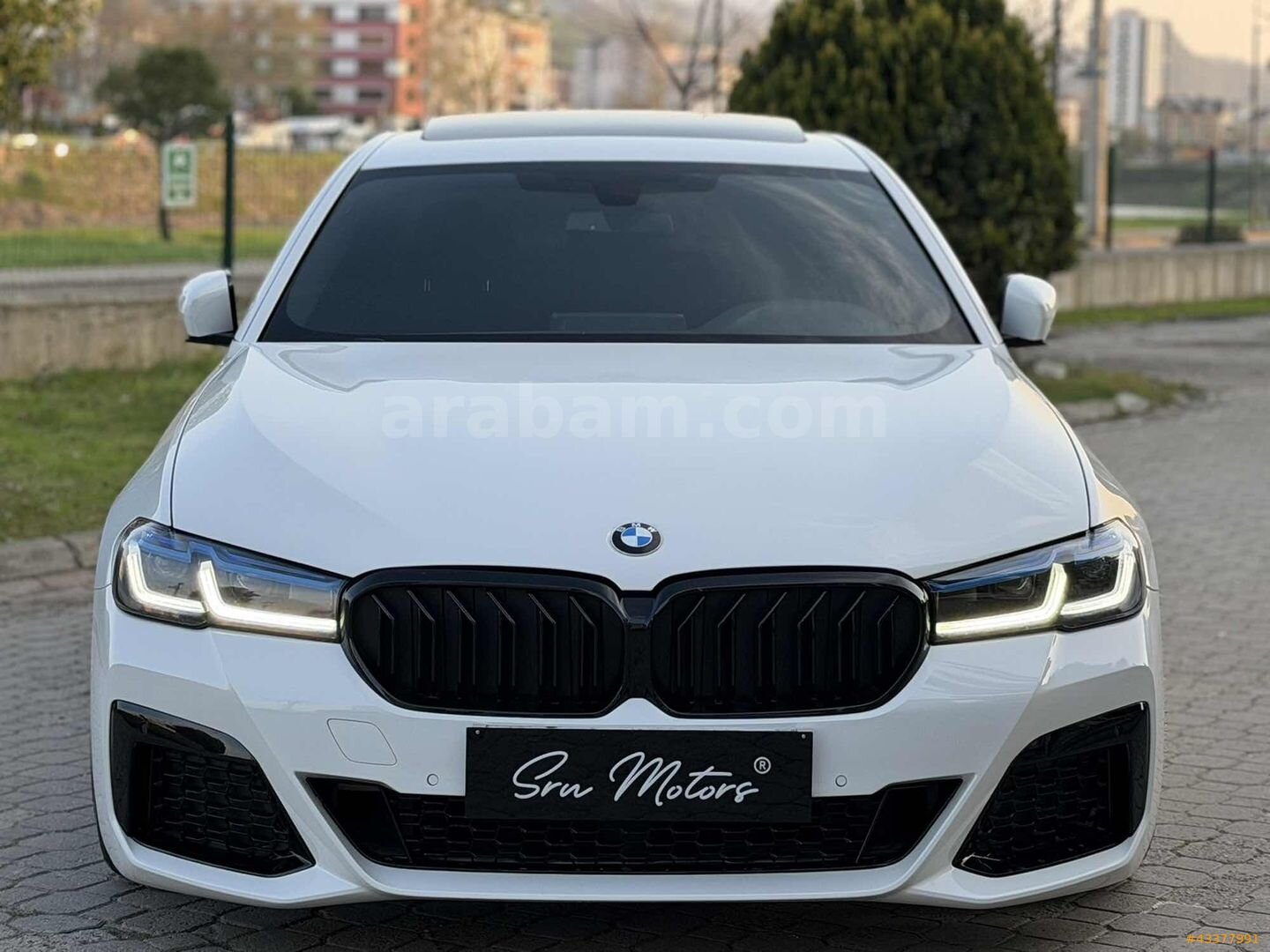 Galeriden BMW 5 Serisi 520i Executive M Sport 2017 Model Ordu 198.000 km Beyaz 3