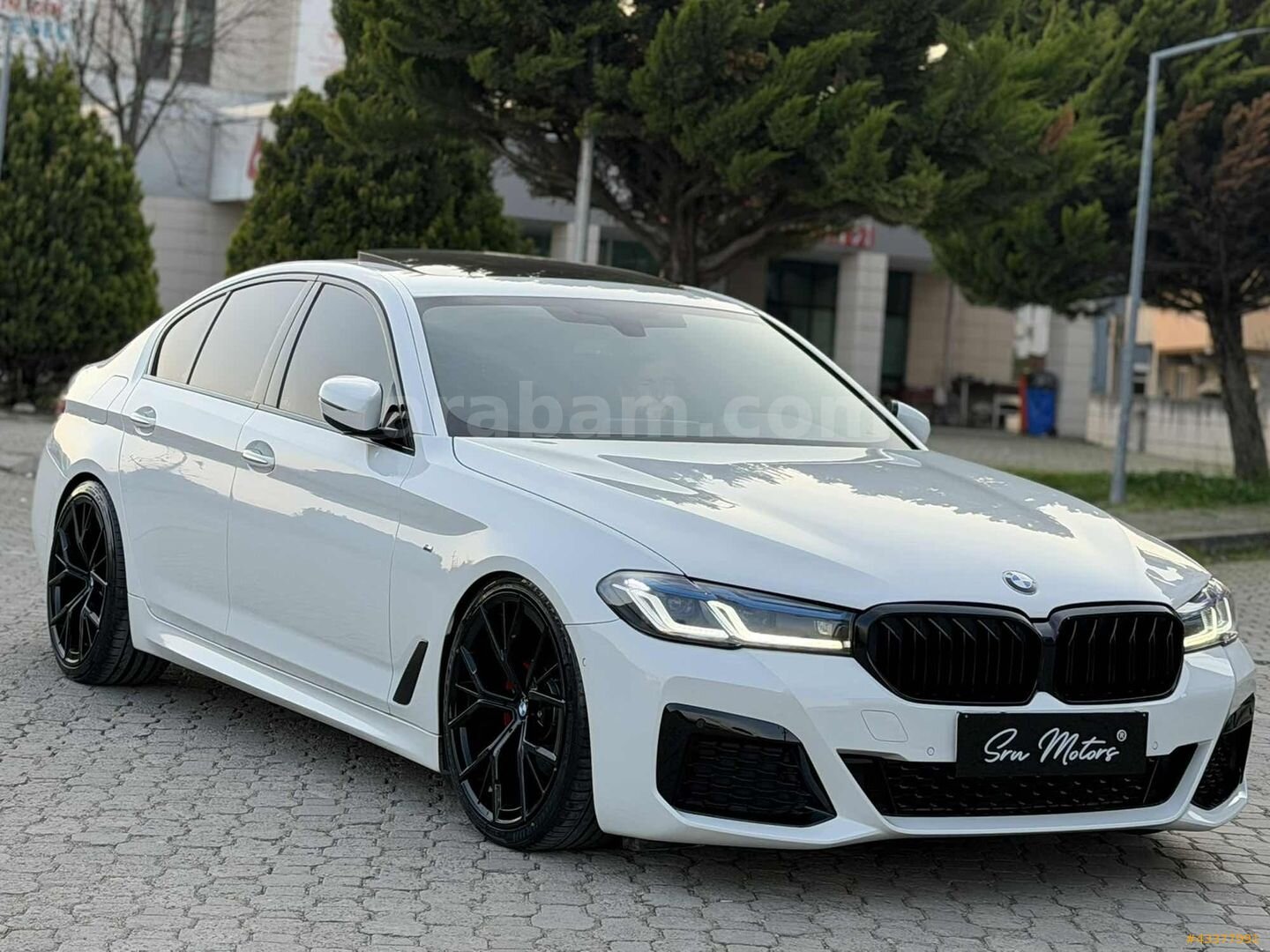 Galeriden BMW 5 Serisi 520i Executive M Sport 2017 Model Ordu 198.000 km Beyaz 2