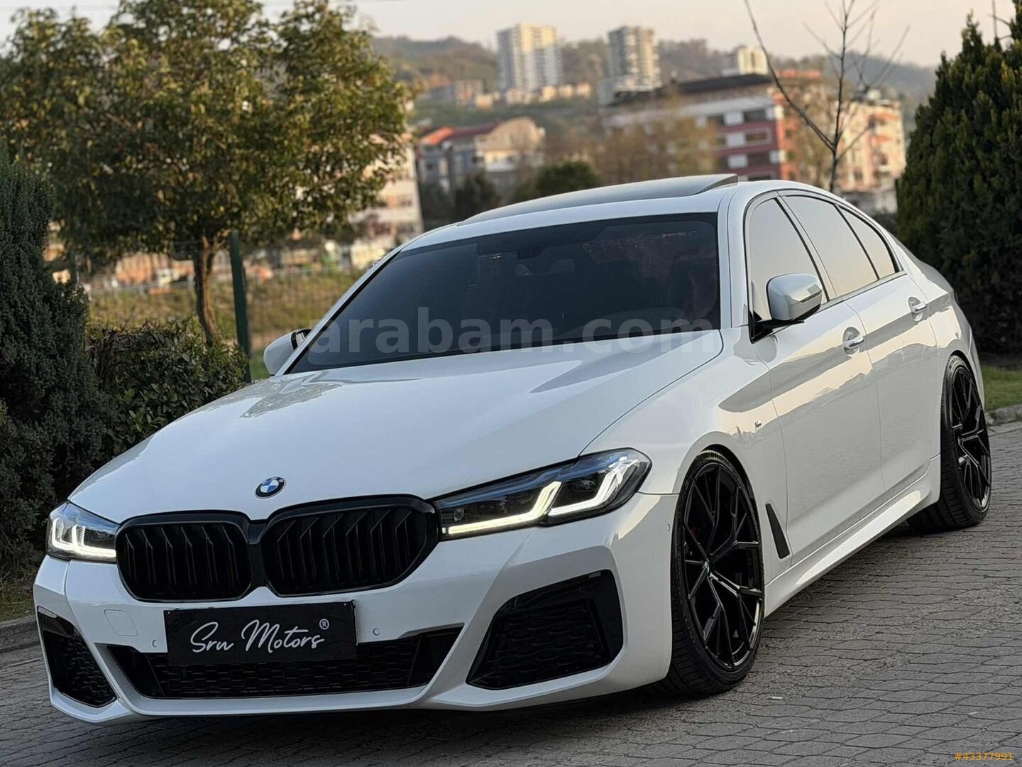 Galeriden BMW 5 Serisi 520i Executive M Sport 2017 Model Ordu 198.000 km Beyaz 1