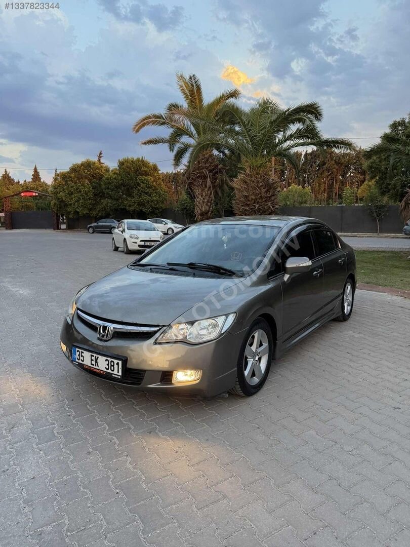 GÜR OTOMOTİV AKHİSAR / Honda civic /Otomotik vites /Değişensiz 4