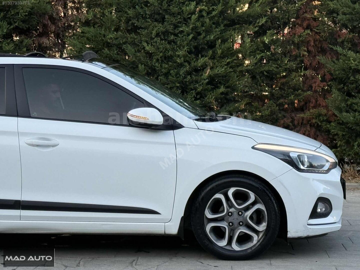 Galeriden Hyundai i20 1.4 MPI Elite Smart 2019 Model İstanbul 55.000 km Beyaz 5