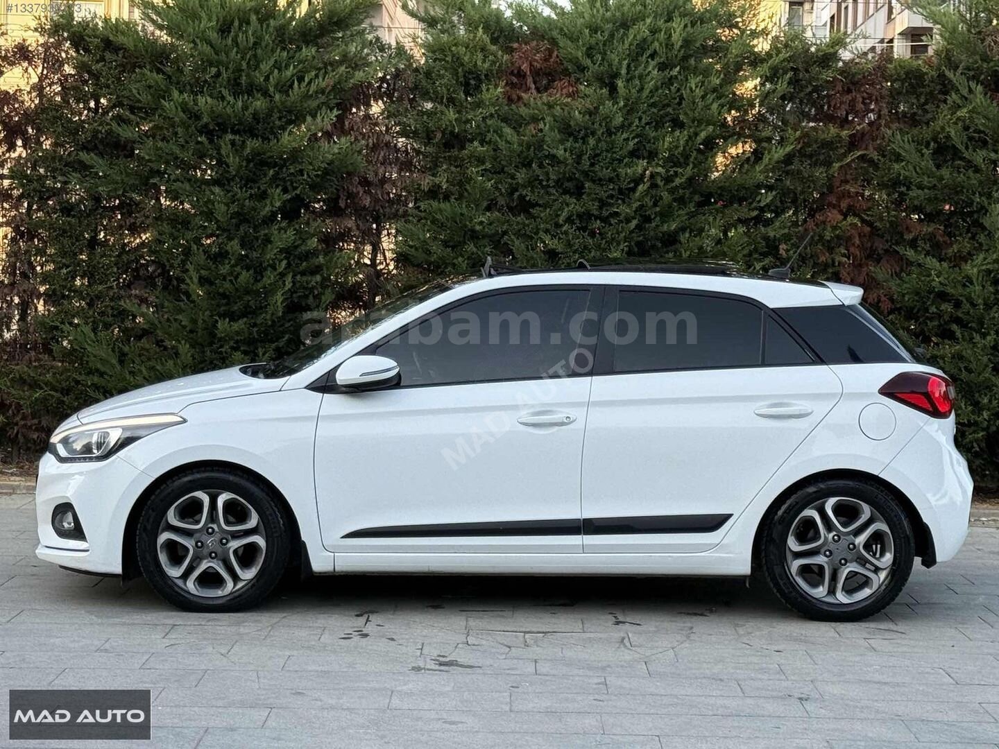 Galeriden Hyundai i20 1.4 MPI Elite Smart 2019 Model İstanbul 55.000 km Beyaz 7