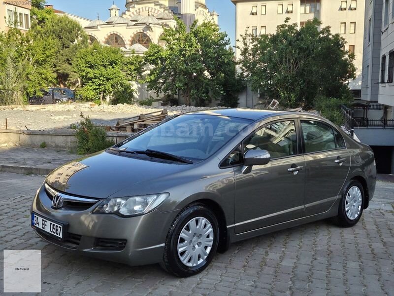 Galeriden Honda Civic 1.6i VTEC Dream 2007 Model İstanbul 39.000 km Bej