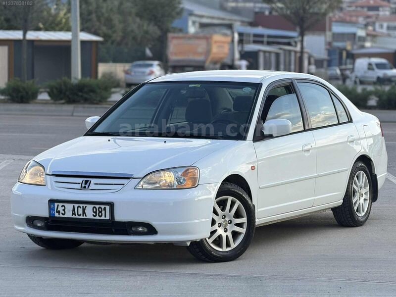 Galeriden Honda Civic 1.6i VTEC ES 2003 Model Ankara 230.000 km Beyaz