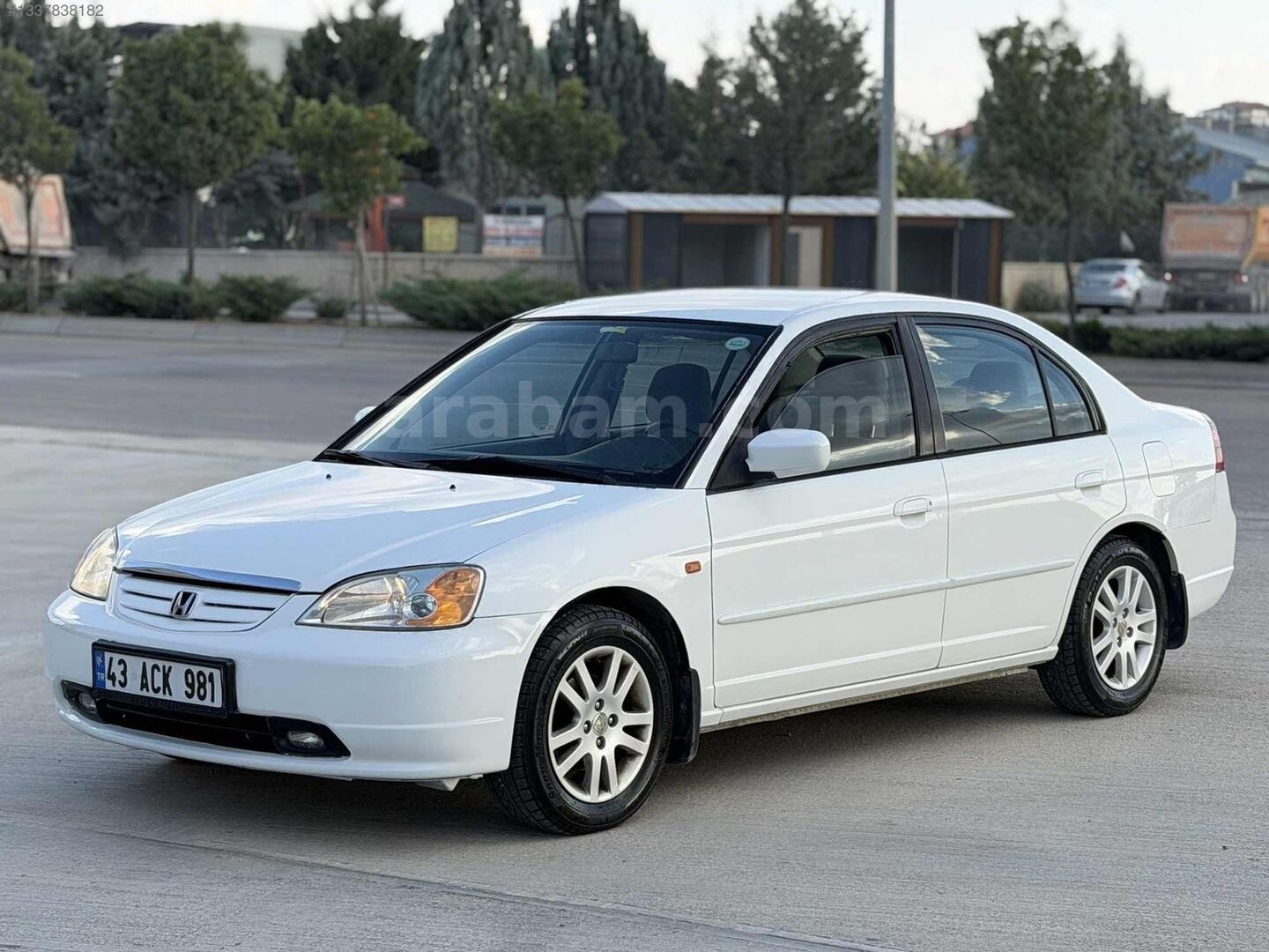 Galeriden Honda Civic 1.6i VTEC ES 2003 Model Ankara 230.000 km Beyaz 6