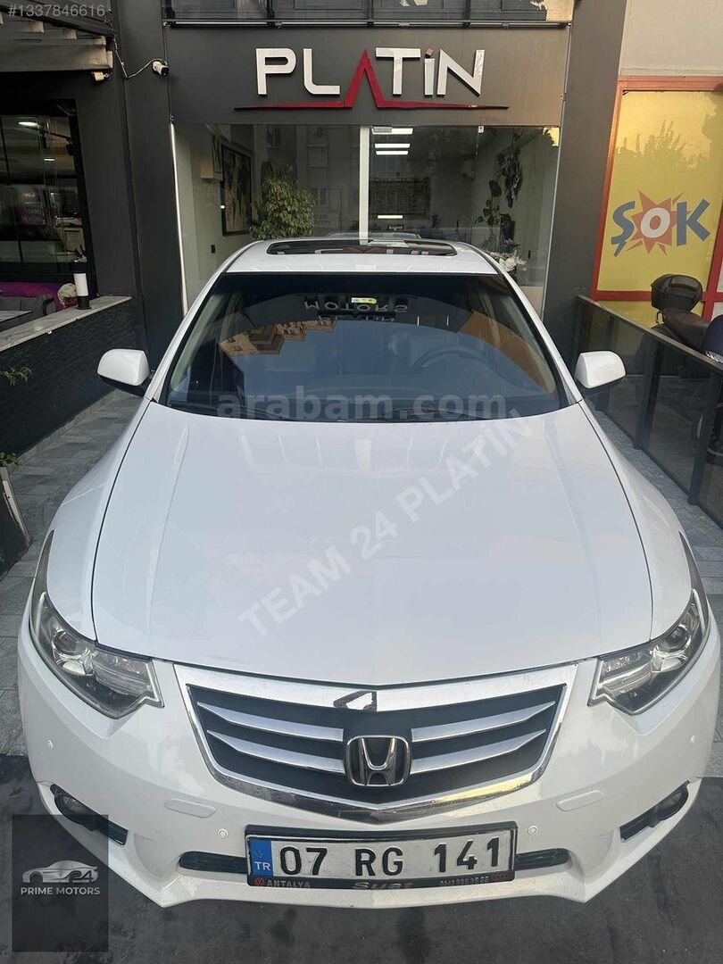 Galeriden Honda Accord 2.0 Executive 2012 Model Antalya 270.000 km Beyaz 6