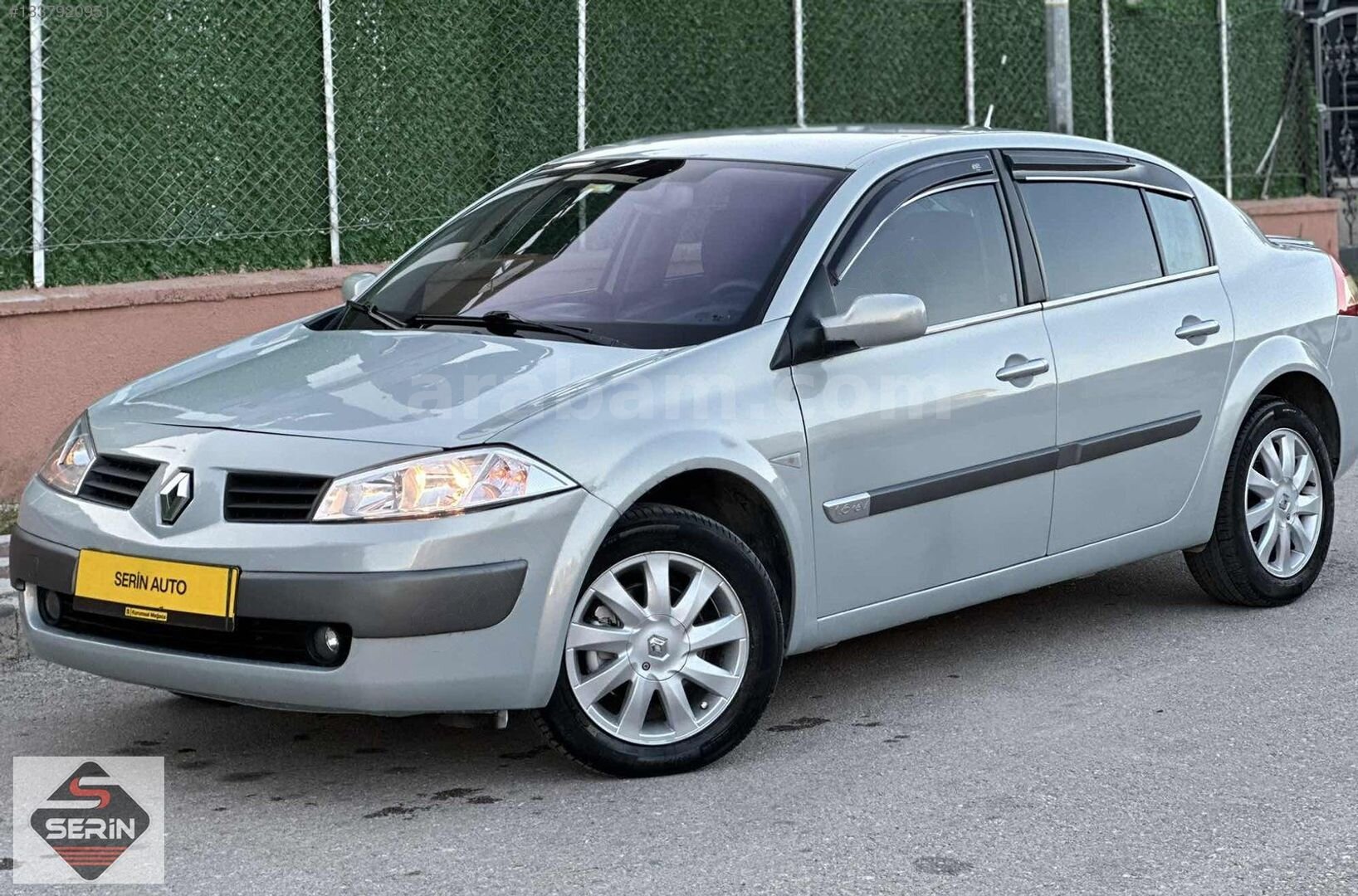 Galeriden Renault Megane 1.6 Dynamique 2004 Model Tokat 194.500 km Gri 1