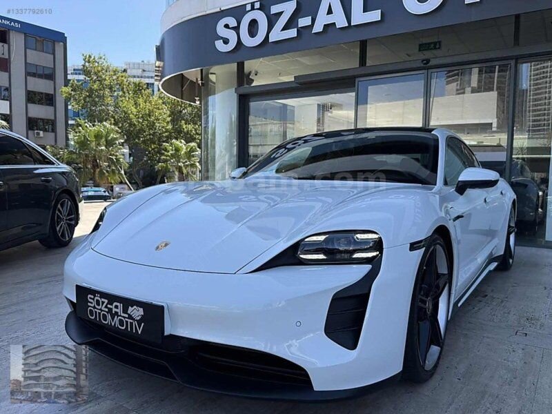 Galeriden Porsche Taycan Elektrik 4S Performance Plus 2022 Model İstanbul 14.000 km Beyaz