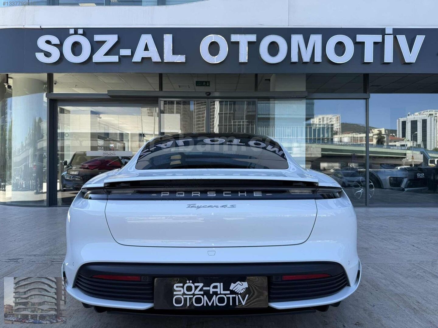 Galeriden Porsche Taycan Elektrik 4S Performance Plus 2022 Model İstanbul 14.000 km Beyaz 3