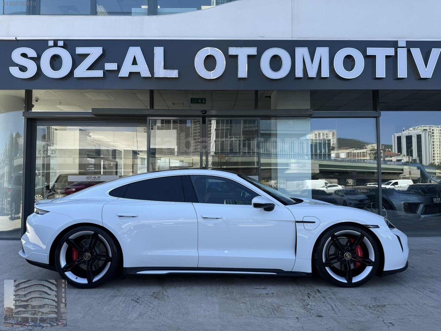 Galeriden Porsche Taycan Elektrik 4S Performance Plus 2022 Model İstanbul 14.000 km Beyaz 6