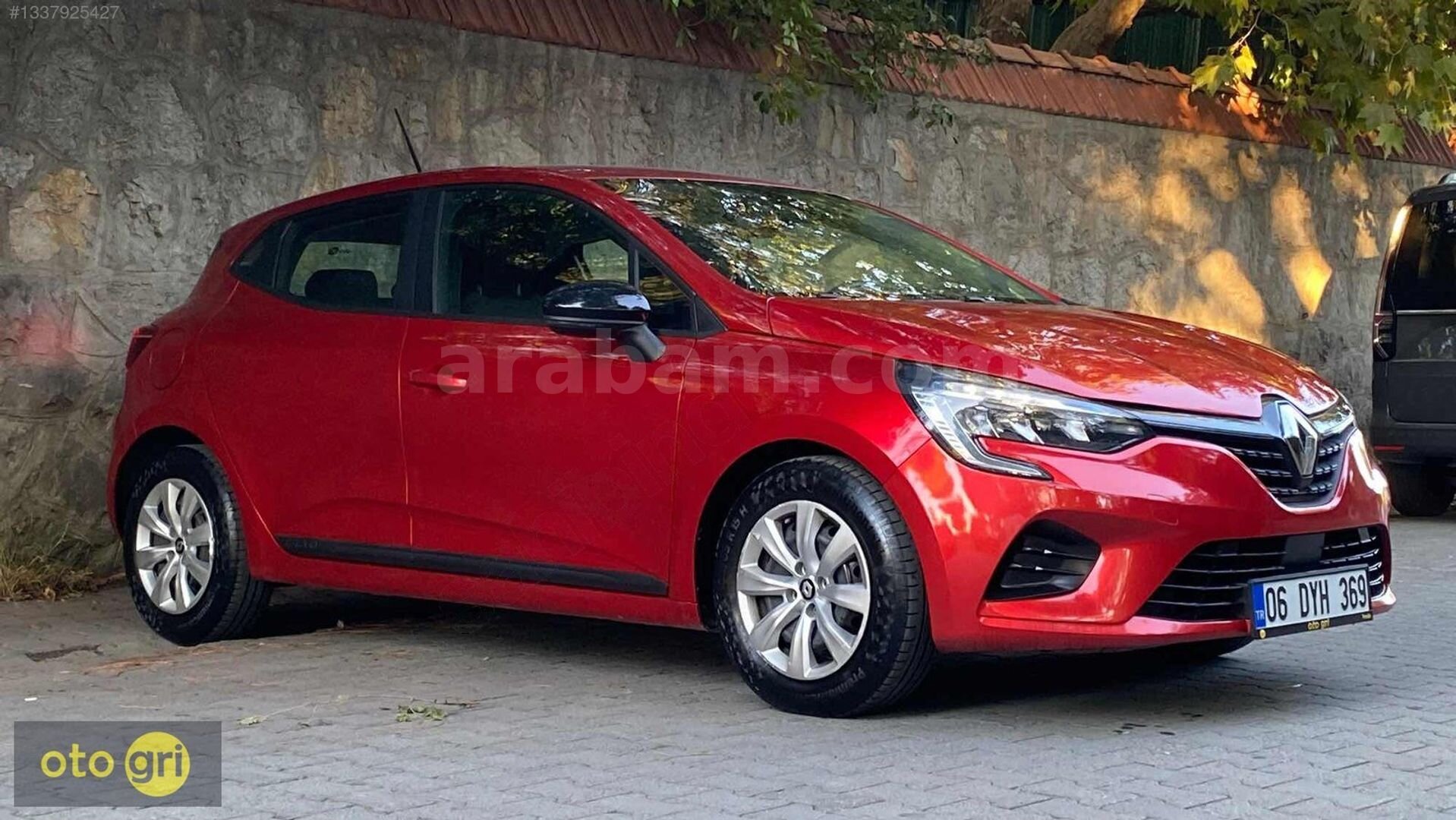 Galeriden Renault Clio 1.0 TCe Joy 2023 Model İstanbul 92.000 km Kırmızı 3