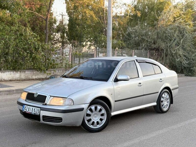 2004 1.6 LPG'Lİ OCTAVİA HATASIZ AYARINDA 2 PARÇA LOKAL BOYA