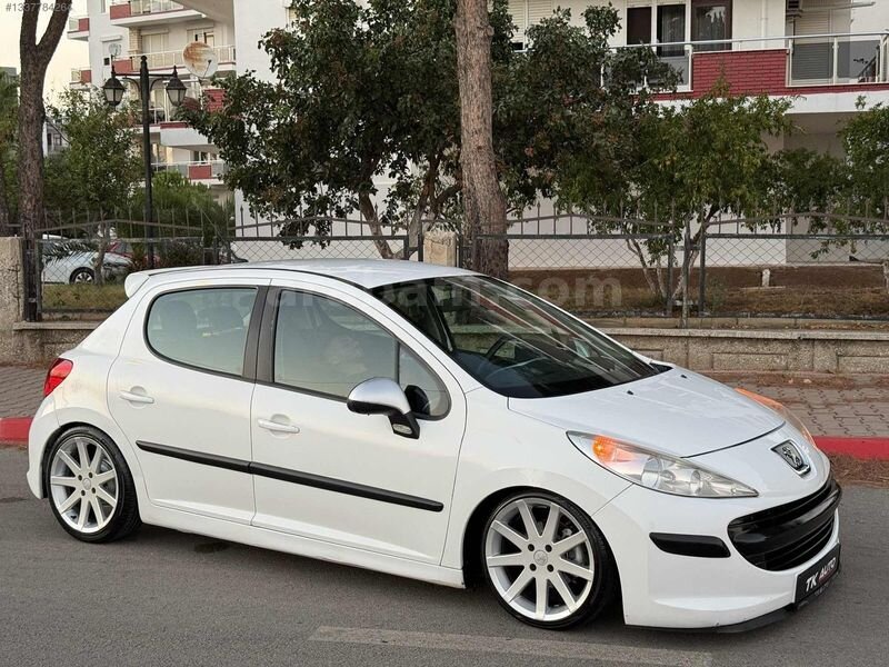 Galeriden Peugeot 207 1.4 HDi Trendy 2007 Model Antalya 235.000 km Beyaz