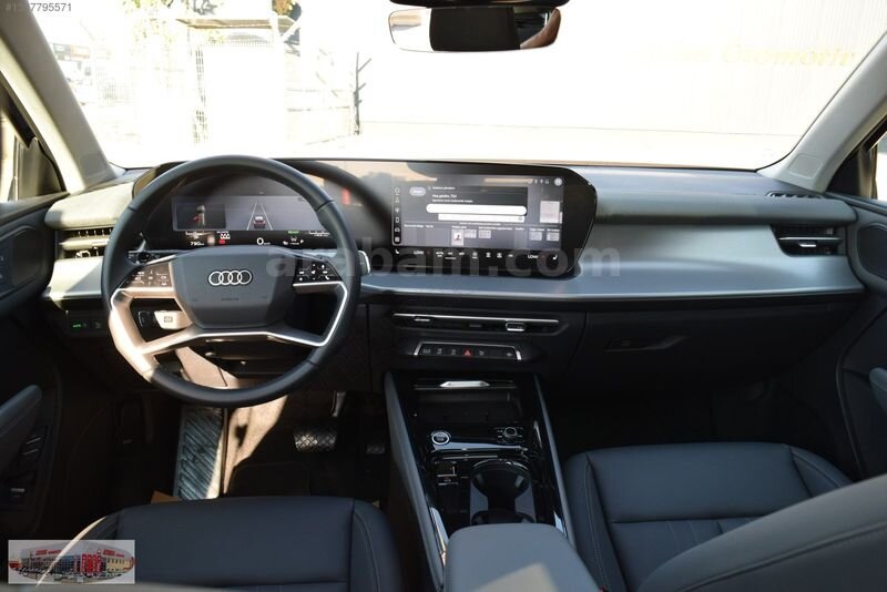 2025 AUDİ Q3 1.5 TFSİ MAVİ / 6.100 KM /HATASIZ 7