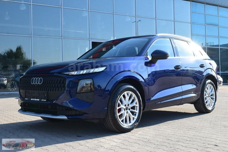 2025 AUDİ Q3 1.5 TFSİ MAVİ / 6.100 KM /HATASIZ