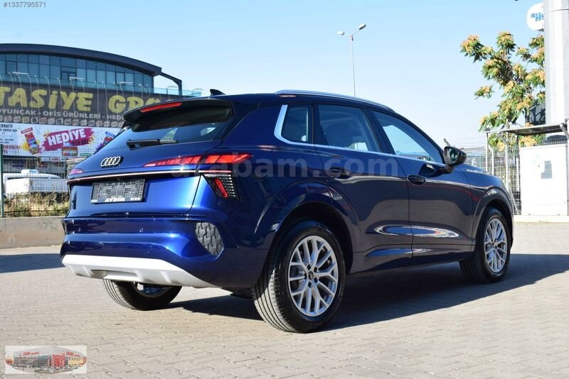 2025 AUDİ Q3 1.5 TFSİ MAVİ / 6.100 KM /HATASIZ 3