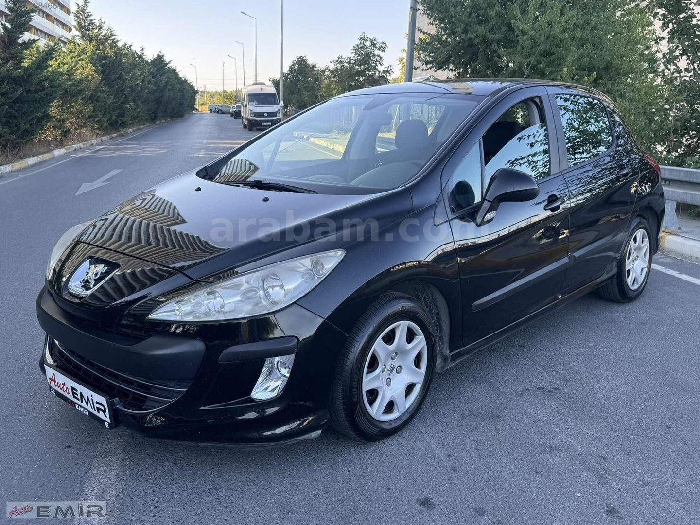 Galeriden Peugeot 308 1.6 HDi Comfort 2009 Model İstanbul 198.000 km Siyah 1