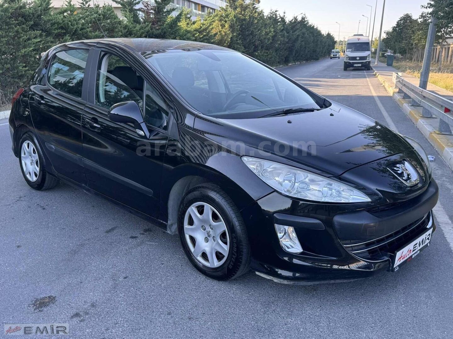 Galeriden Peugeot 308 1.6 HDi Comfort 2009 Model İstanbul 198.000 km Siyah 7