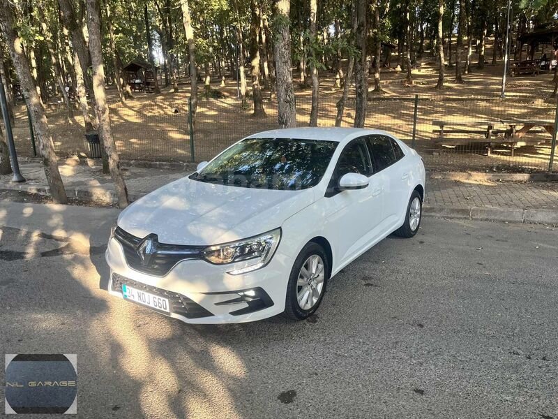 Galeriden Renault Megane 1.3 TCe Touch 2025 Model İstanbul 34.000 km Beyaz